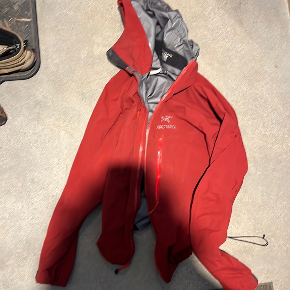 Arcteryx XL gore Tex shell.  Used, great shape, no tears in the fabric.